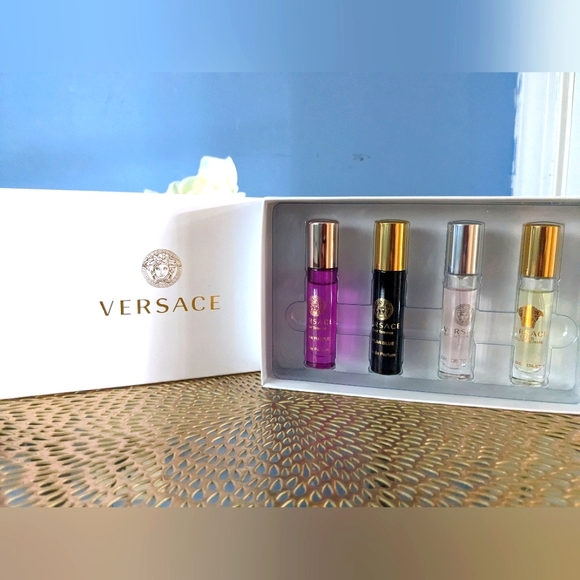 Versace - Picture 2 of 8